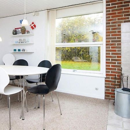 6 Person Holiday Home In Hemmet Esterno foto